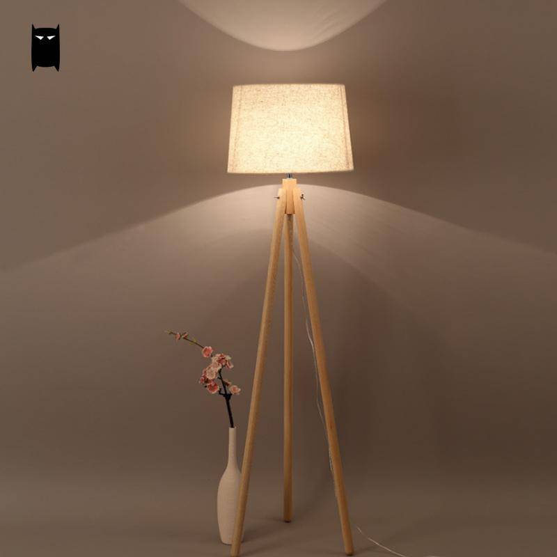 Lampadaire — Trépied en bois scandinave