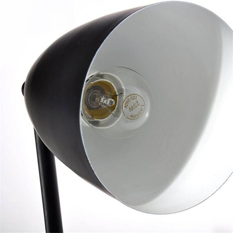 Lampe de bureau design à trois pieds Trigeminal