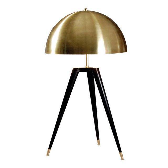 Abat-jour — Design triple pied et abat-jour sphérique en métal doré Luxe