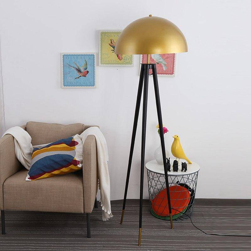 Abat-jour — Design triple pied et abat-jour sphérique en métal doré Luxe
