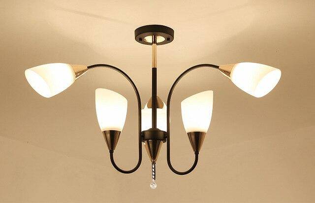 Lustre — LED avec bras arrondis et lampes en verre Room