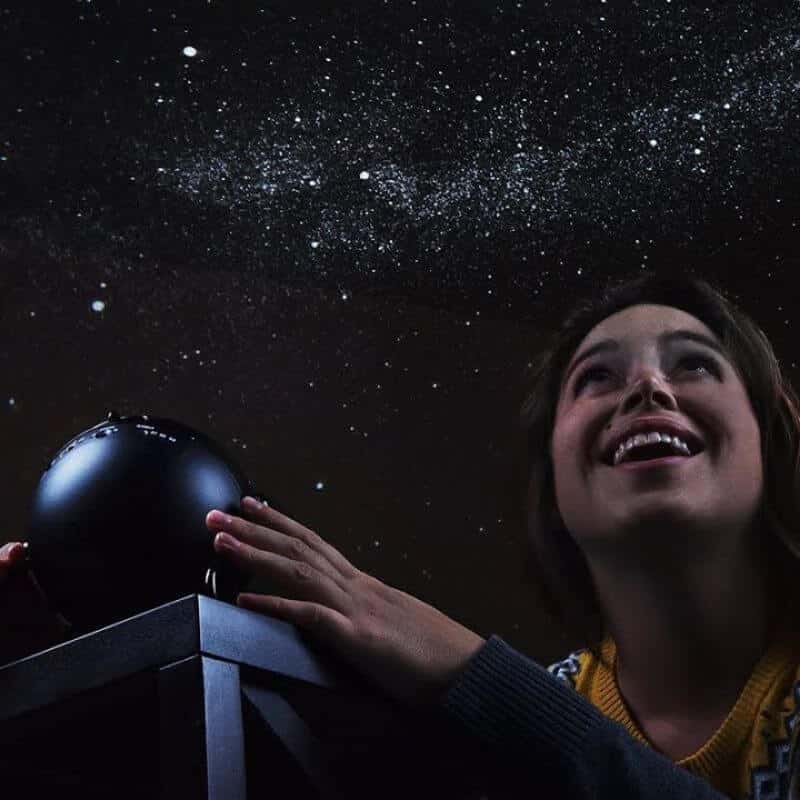 Projecteur Galaxie Stellaire Éliane Sonate en Verre - Reflets Délicats & Élégance Visuelle