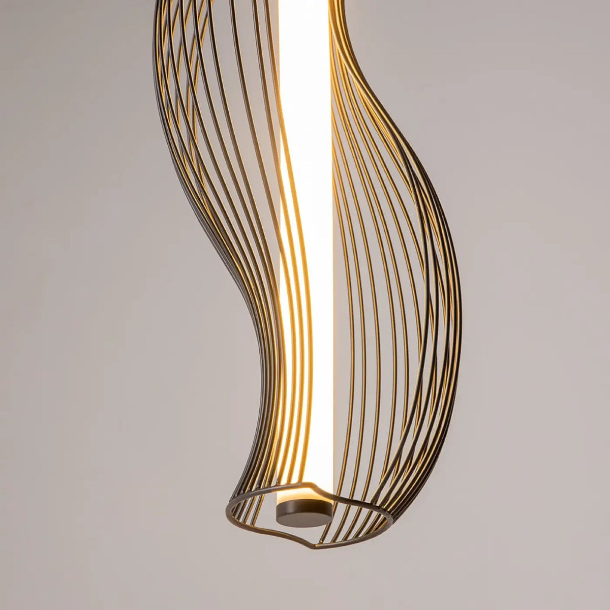 Suspension Luminaire | SHADOWS OF THE PAST (Cadre Sculptural)